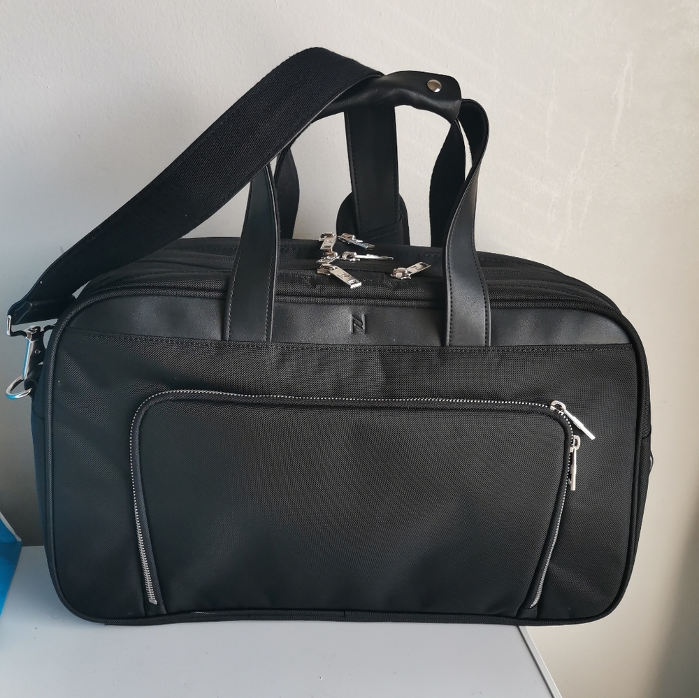 Black Men's Travel Duffel Bag with Shoulder Strap